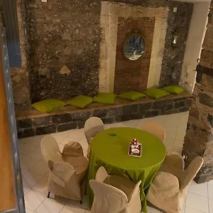 https://antica-casa-centro.catania-hotels.net